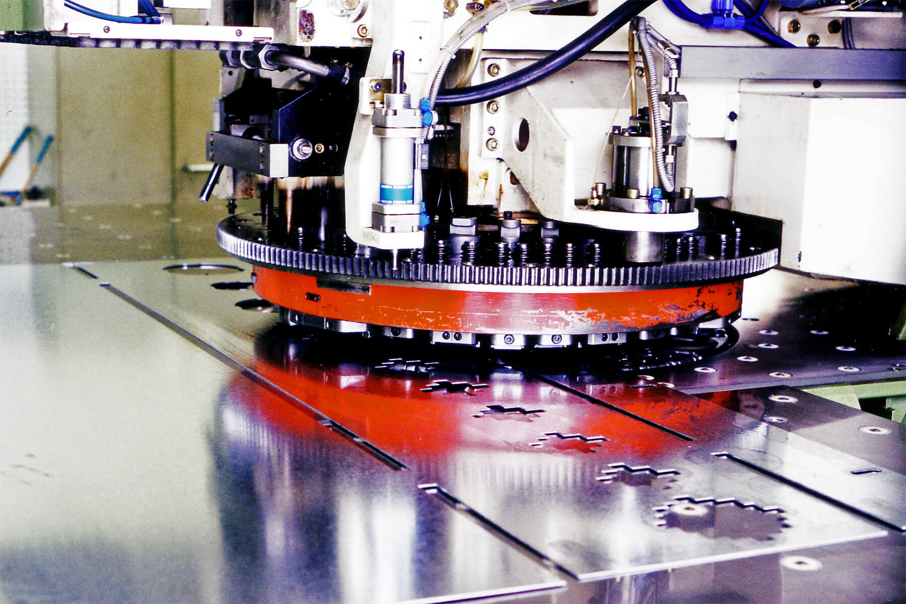 digitales_bauen_cad_cam_deckenkoffer_cnc_fertigung_1800_1200